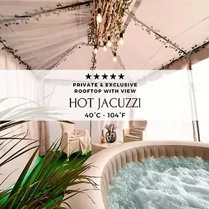 Colosseum House - Private Rooftop, Jacuzzi Hot Tub & View Apartment